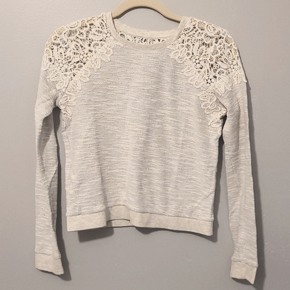 Crochet detail crew neck